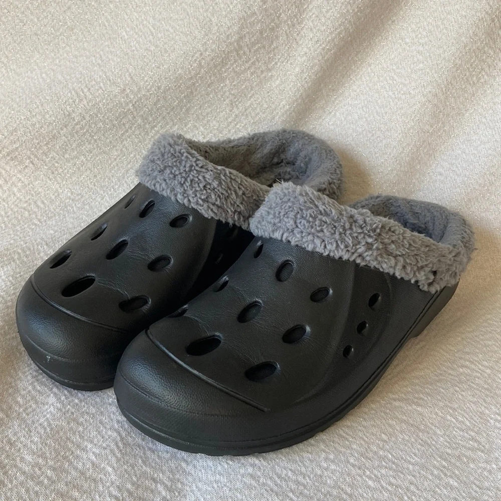 Crane Clogs with removable lining Size 8